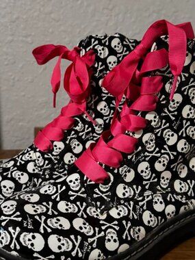 Torrid Betsy Johnson Skull Combat Boots W10